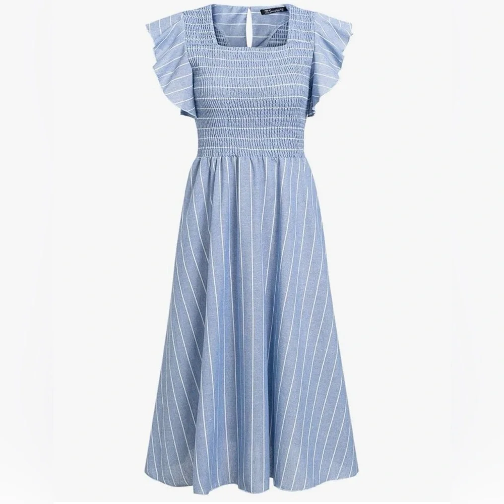 Flattering smocked Midi dress - Picture 2 of 3